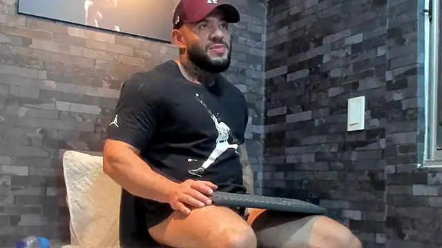 BruceDallas online show from May 27, 2:41 am