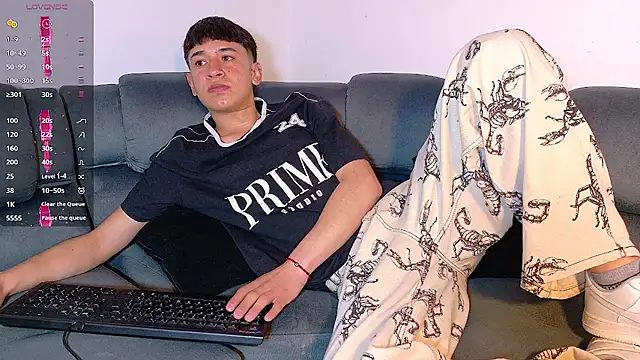 Mr daren  online show from November 3, 6:10 pm