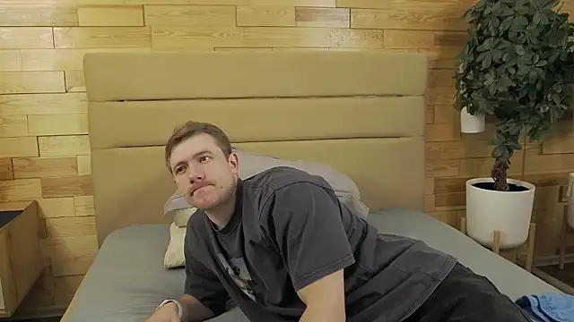 Snapshot of EthanPinkman chatting on October 14, 4:30 am EthanPinkman online show from October 14, 4:30 am