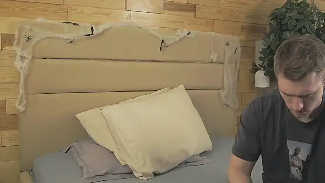 Snapshot of EthanPinkman chatting on October 23, 4:27 am EthanPinkman online show from October 23, 4:27 am