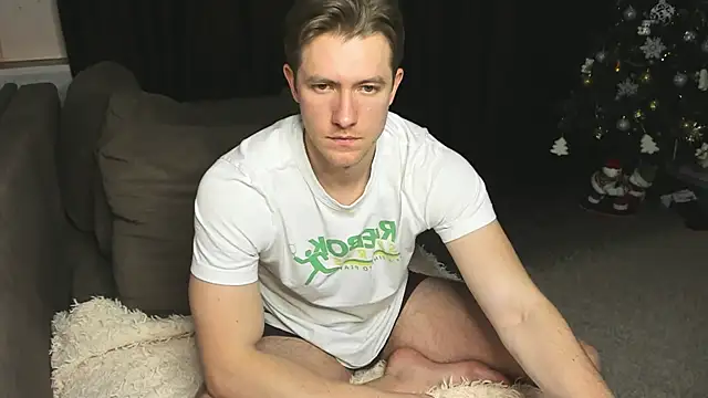 Snapshot of EthanPinkman chatting on December 17, 9:50 am EthanPinkman online show from December 17, 9:50 am