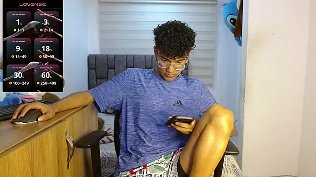 harrytwink18 online show from September 9, 3:11 pm