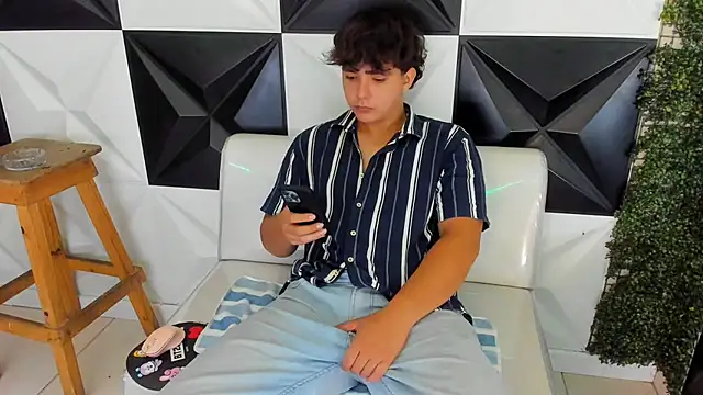 Dani cumboy online show from November 12, 2:45 pm