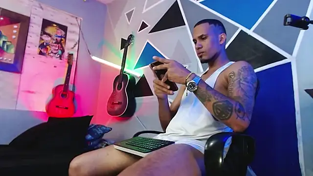 MagnusFrost online show from November 4, 3:18 am