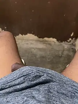 Snapshot of Luis455gomez chatting on February 23, 10:53 pm Luis455gomez online show from February 23, 10:53 pm