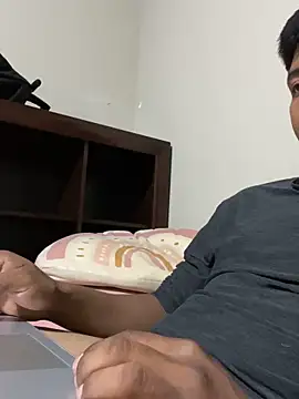 Snapshot of Luis455gomez chatting on October 22, 3:43 am Luis455gomez online show from October 22, 3:43 am