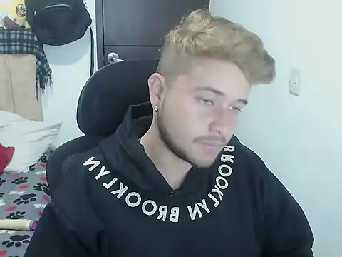 Snapshot of JOHANLEON1 chatting on October 14, 4:03 pm JOHANLEON1 online show from October 14, 4:03 pm