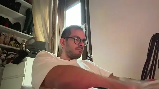 vogliososexboy1993 online show from November 5, 3:47 pm