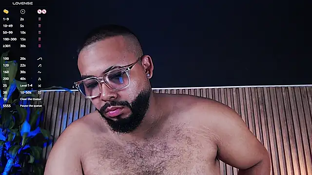 Snapshot of DilanJonnes_ chatting on February 24, 10:25 pm DilanJonnes  online show from February 24, 10:25 pm