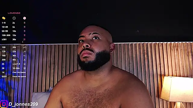 Snapshot of DilanJonnes_ chatting on October 5, 11:31 pm DilanJonnes  online show from October 5, 11:31 pm