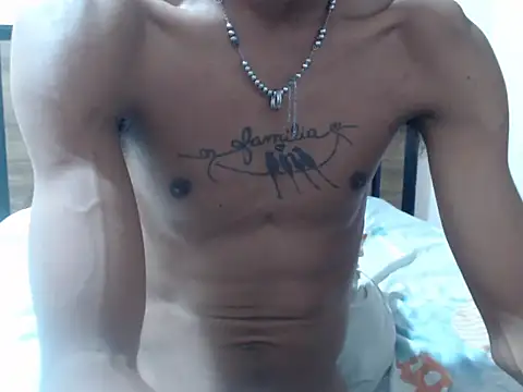 Snapshot of AlbertBigCock chatting on October 28, 6:38 am AlbertBigCock online show from October 28, 6:38 am