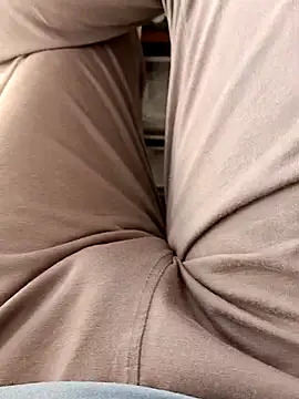 Snapshot of You_are__mine_ chatting on October 24, 7:54 am You are  mine  online show from October 24, 7:54 am