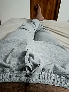 Snapshot of You_are__mine_ chatting on December 8, 8:20 am You are  mine  online show from December 8, 8:20 am