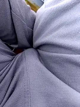 Snapshot of You_are__mine_ chatting on October 29, 5:43 am You are  mine  online show from October 29, 5:43 am