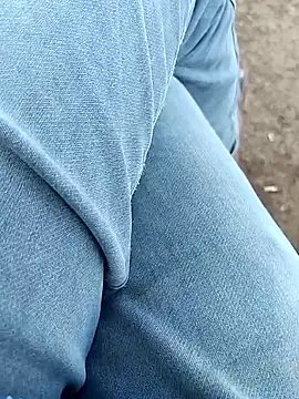 Snapshot of You_are__mine_ chatting on October 12, 10:31 am You are  mine  online show from October 12, 10:31 am