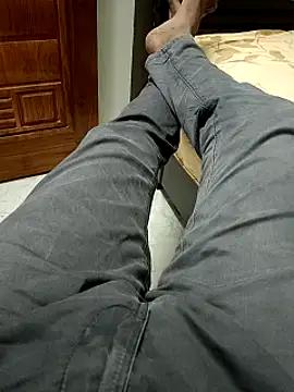 Snapshot of You_are__mine_ chatting on February 24, 6:38 am You are  mine  online show from February 24, 6:38 am