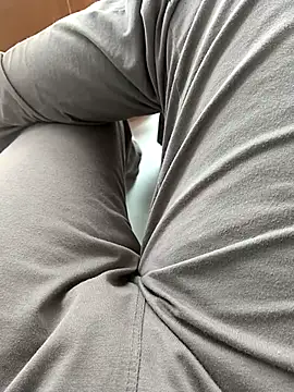 Snapshot of You_are__mine_ chatting on October 18, 5:45 am You are  mine  online show from October 18, 5:45 am