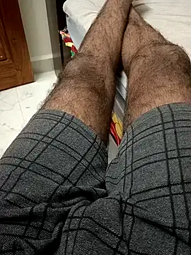 Snapshot of You_are__mine_ chatting on December 19, 7:18 am You are  mine  online show from December 19, 7:18 am