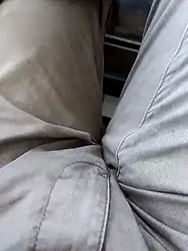 Snapshot of You_are__mine_ chatting on October 21, 4:48 am You are  mine  online show from October 21, 4:48 am