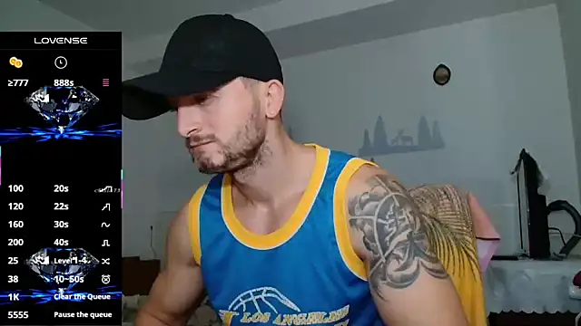 Snapshot of cuple_hoot_ chatting on October 6, 1:54 am cuple hoot  online show from October 6, 1:54 am