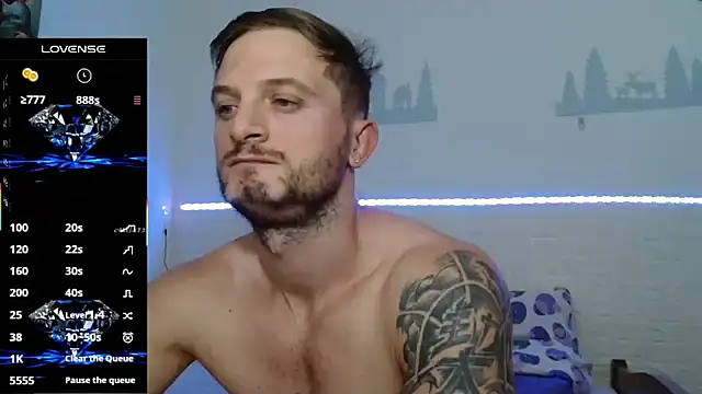 Snapshot of cuple_hoot_ chatting on October 5, 12:03 am cuple hoot  online show from October 5, 12:03 am