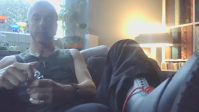 SHARPSkinhead online show from October 4, 2:44 pm