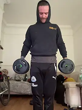 Snapshot of terryhawk chatting on February 1, 11:32 am terryhawk online show from February 1, 11:32 am