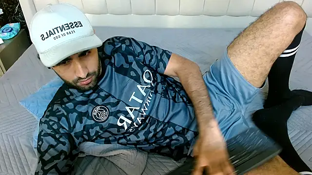 MilanZaire online show from December 15, 11:02 pm