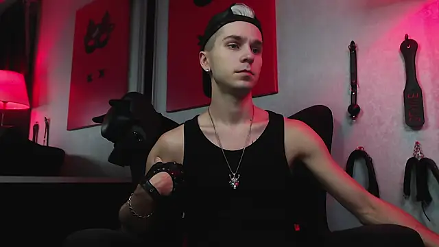 Snapshot of Joseph__Quinn chatting on December 14, 6:09 pm Joseph  Quinn online show from December 14, 6:09 pm