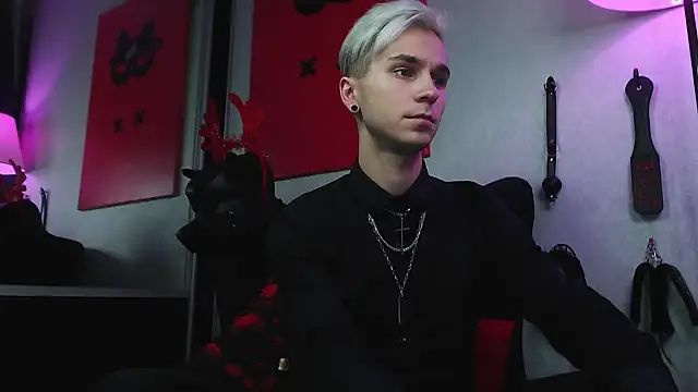 Snapshot of Joseph__Quinn chatting on December 18, 6:03 pm Joseph  Quinn online show from December 18, 6:03 pm