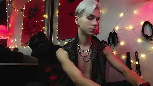 Snapshot of Joseph__Quinn chatting on December 22, 12:16 pm Joseph  Quinn online show from December 22, 12:16 pm