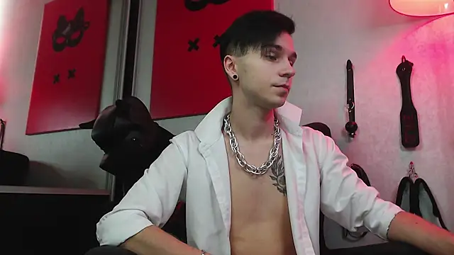 Snapshot of Joseph__Quinn chatting on February 5, 8:43 am Joseph  Quinn online show from February 5, 8:43 am