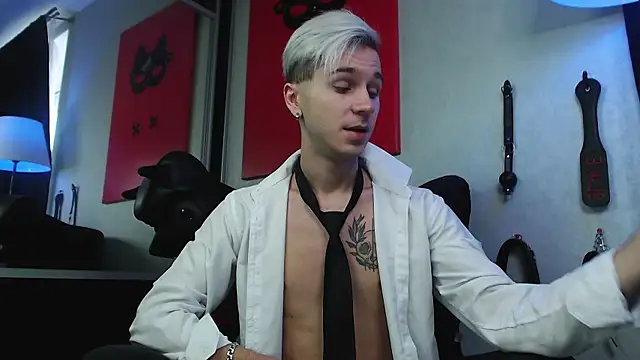 Snapshot of Joseph__Quinn chatting on December 4, 8:01 am Joseph  Quinn online show from December 4, 8:01 am