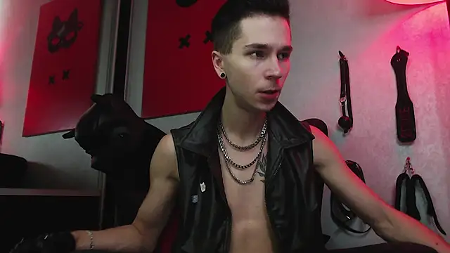 Snapshot of Joseph__Quinn chatting on January 18, 10:49 am Joseph  Quinn online show from January 18, 10:49 am