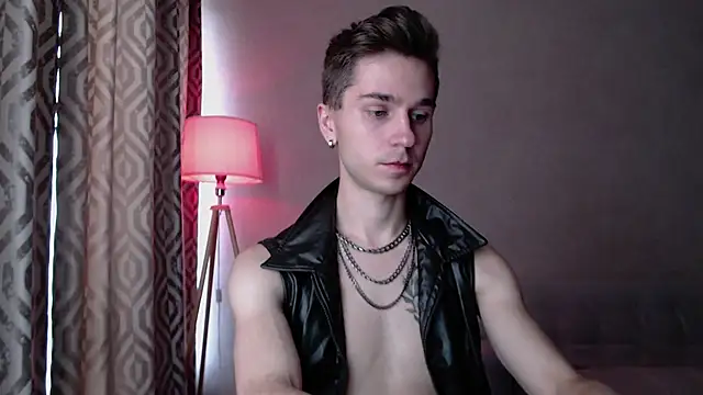 Snapshot of Joseph__Quinn chatting on October 3, 9:36 am Joseph  Quinn online show from October 3, 9:36 am