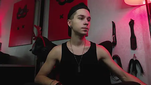 Snapshot of Joseph__Quinn chatting on January 14, 9:02 am Joseph  Quinn online show from January 14, 9:02 am