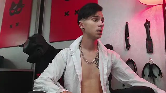 Snapshot of Joseph__Quinn chatting on March 11, 8:20 am Joseph  Quinn online show from March 11, 8:20 am