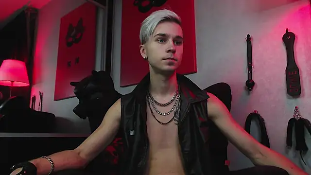 Snapshot of Joseph__Quinn chatting on December 6, 3:00 pm Joseph  Quinn online show from December 6, 3:00 pm