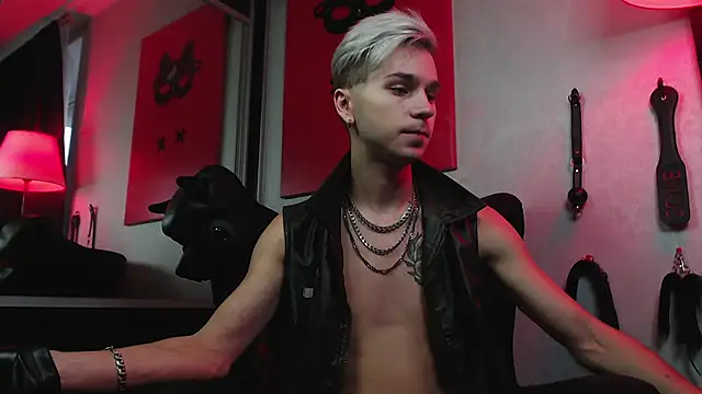 Snapshot of Joseph__Quinn chatting on December 2, 11:32 am Joseph  Quinn online show from December 2, 11:32 am