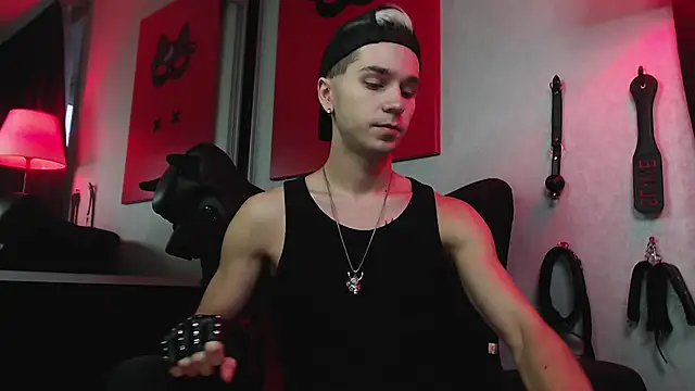 Snapshot of Joseph__Quinn chatting on December 3, 8:58 am Joseph  Quinn online show from December 3, 8:58 am