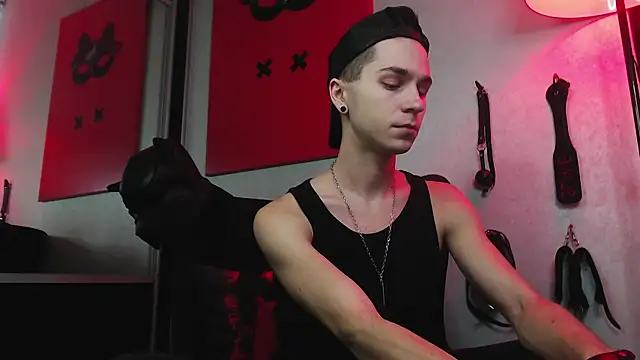 Snapshot of Joseph__Quinn chatting on January 17, 11:49 am Joseph  Quinn online show from January 17, 11:49 am