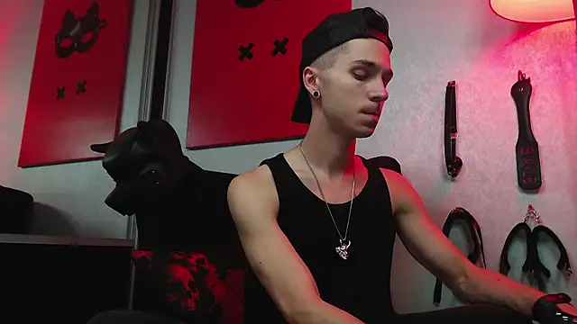 Snapshot of Joseph__Quinn chatting on March 14, 9:03 am Joseph  Quinn online show from March 14, 9:03 am