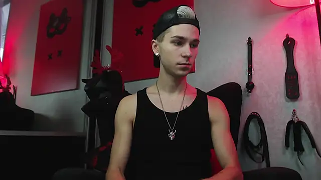 Snapshot of Joseph__Quinn chatting on December 20, 8:38 am Joseph  Quinn online show from December 20, 8:38 am