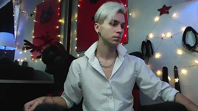 Snapshot of Joseph__Quinn chatting on December 24, 8:22 am Joseph  Quinn online show from December 24, 8:22 am