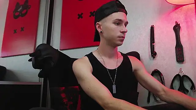 Snapshot of Joseph__Quinn chatting on March 9, 10:41 am Joseph  Quinn online show from March 9, 10:41 am