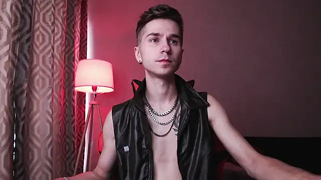 Snapshot of Joseph__Quinn chatting on October 13, 7:14 am Joseph  Quinn online show from October 13, 7:14 am