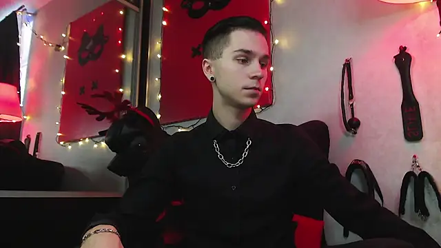 Snapshot of Joseph__Quinn chatting on January 12, 10:12 am Joseph  Quinn online show from January 12, 10:12 am