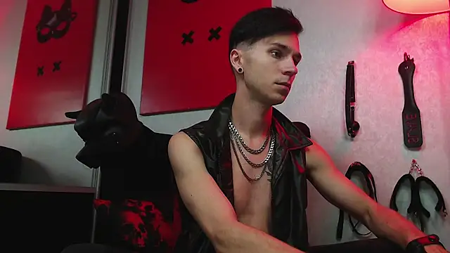 Snapshot of Joseph__Quinn chatting on March 13, 7:31 am Joseph  Quinn online show from March 13, 7:31 am