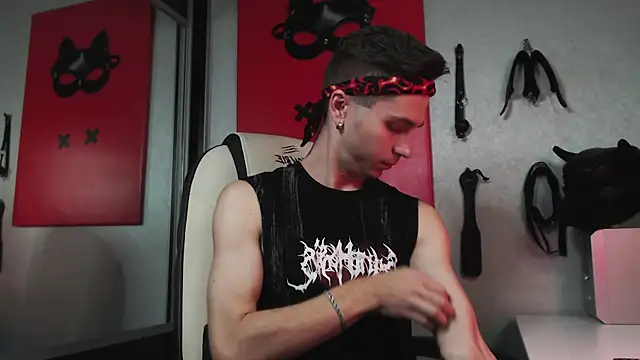 Snapshot of Joseph__Quinn chatting on September 19, 8:48 am Joseph  Quinn online show from September 19, 8:48 am