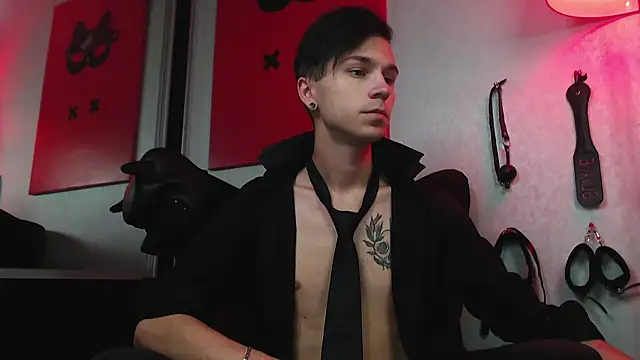 Snapshot of Joseph__Quinn chatting on February 27, 8:06 am Joseph  Quinn online show from February 27, 8:06 am